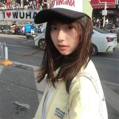 白色，红色与...